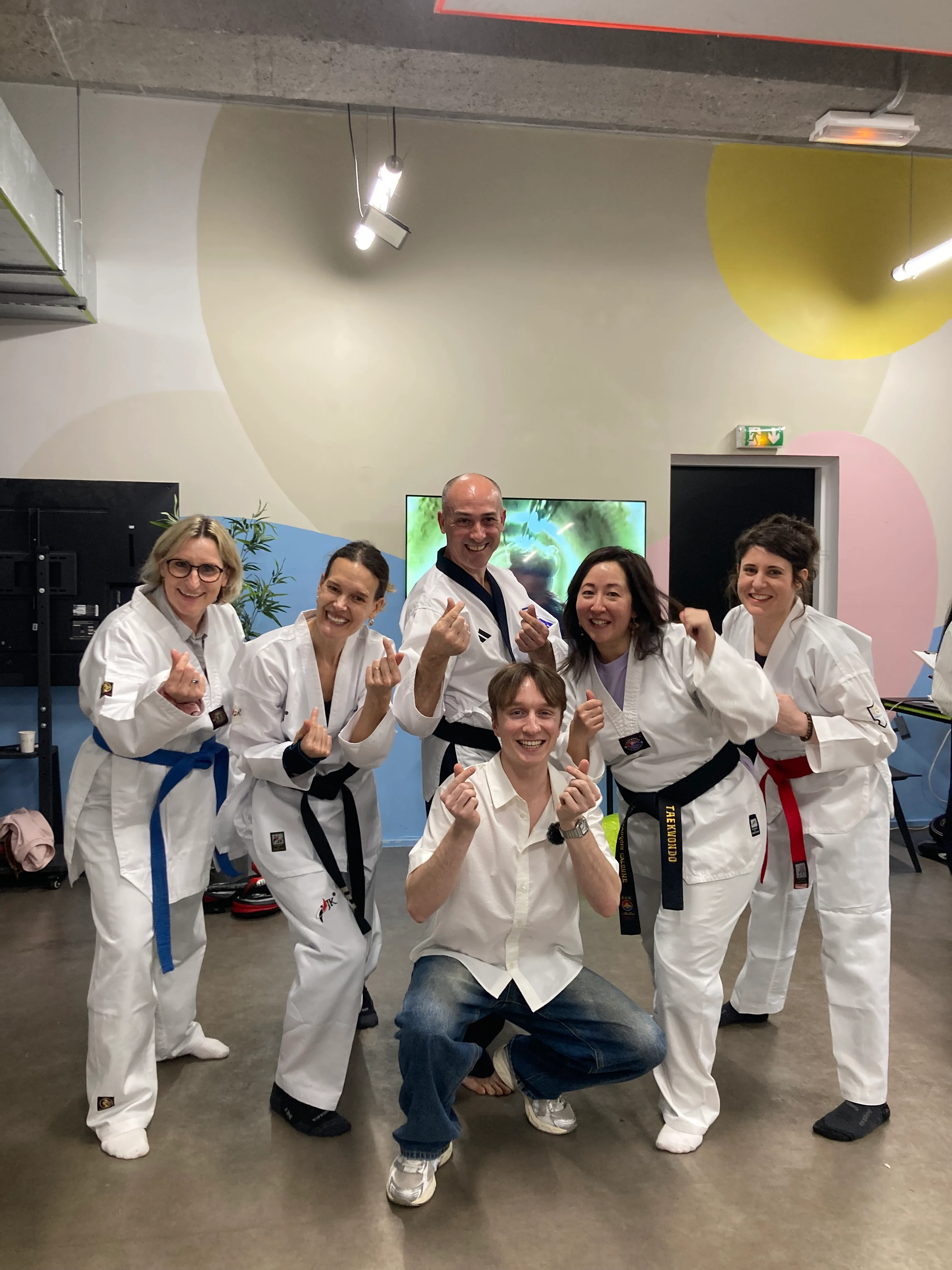 Pierre et ses élèves en taekwondo